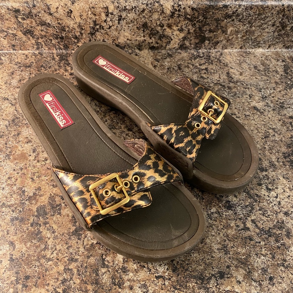 ⬇️SUMMER CLEARANCE ⬇️

Sandals